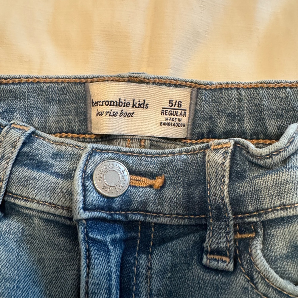 Abercrombie kids Girls low rise bootcut jeans 5/6 regular - Picture 7 of 12